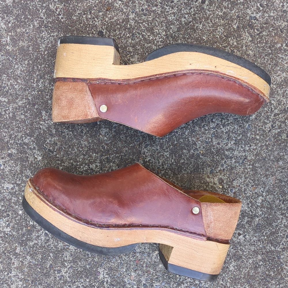 Multnomah Clogs - Picture 2 of 6